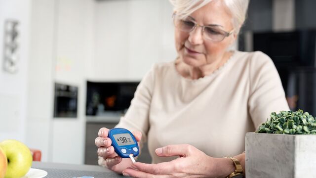 woman-checking-bloodsugar-m-379327.jpeg